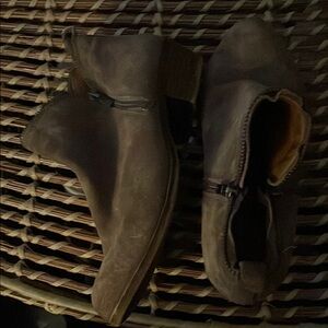 Women’s  Brown Leather Boots